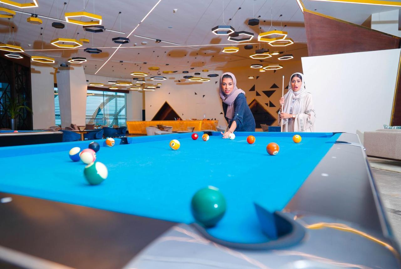 Bay La Sun Hotel And Marina - Emaar King Abdullah Economic City Dış mekan fotoğraf The pool table at the lounge