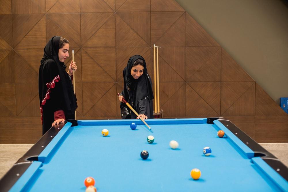 Bay La Sun Hotel And Marina - Emaar King Abdullah Economic City Dış mekan fotoğraf A pool table