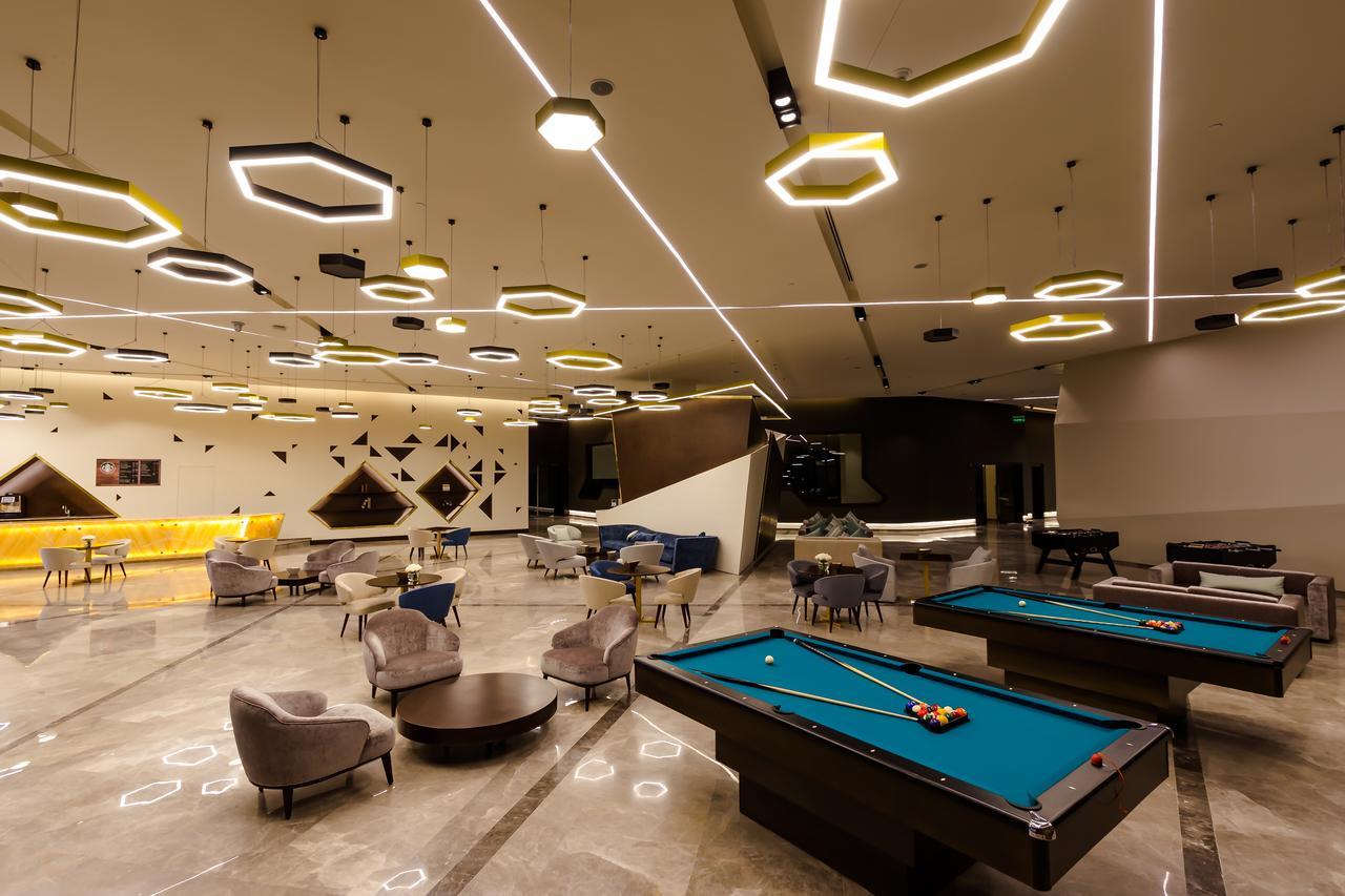 Bay La Sun Hotel And Marina - Emaar King Abdullah Economic City Dış mekan fotoğraf The lounge at the airport